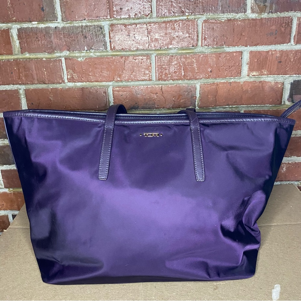 Tumi Voyageur Everyday Tote - Picture 2 of 12